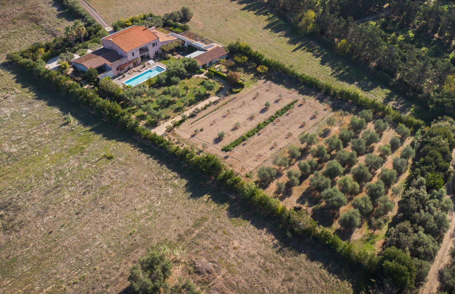 Vista dall'alto della proprietà Domus Sa Corbula